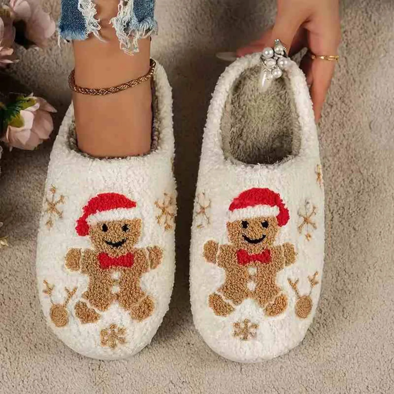 Christmas Slippers for Women Men Cute Cartoon Winter Plush Furry Funny Slippers Comfy Warm House Shoes
