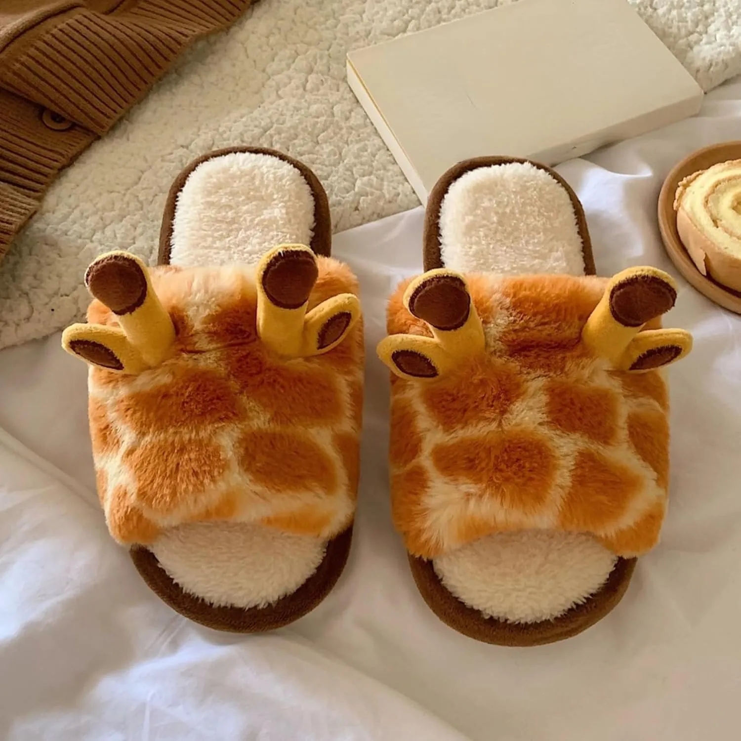 Cute Giraffe Slippers for Women Indoor Open Toe Cozy Fleece Cotton Home Slipper for Girls Winter Warm Soft Plush House Shoes Non Slip Soles Lightweight Portable