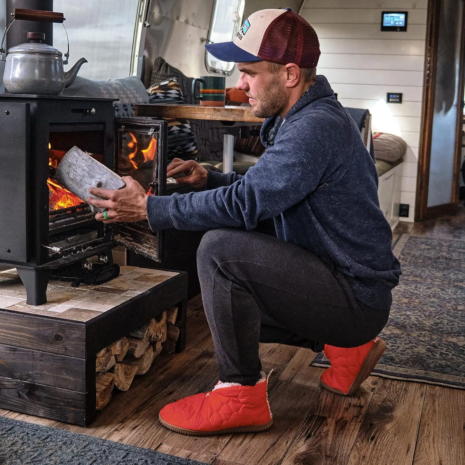Dearfoams Men's Indoor/Outdoor Warm Up Bootie Slipper