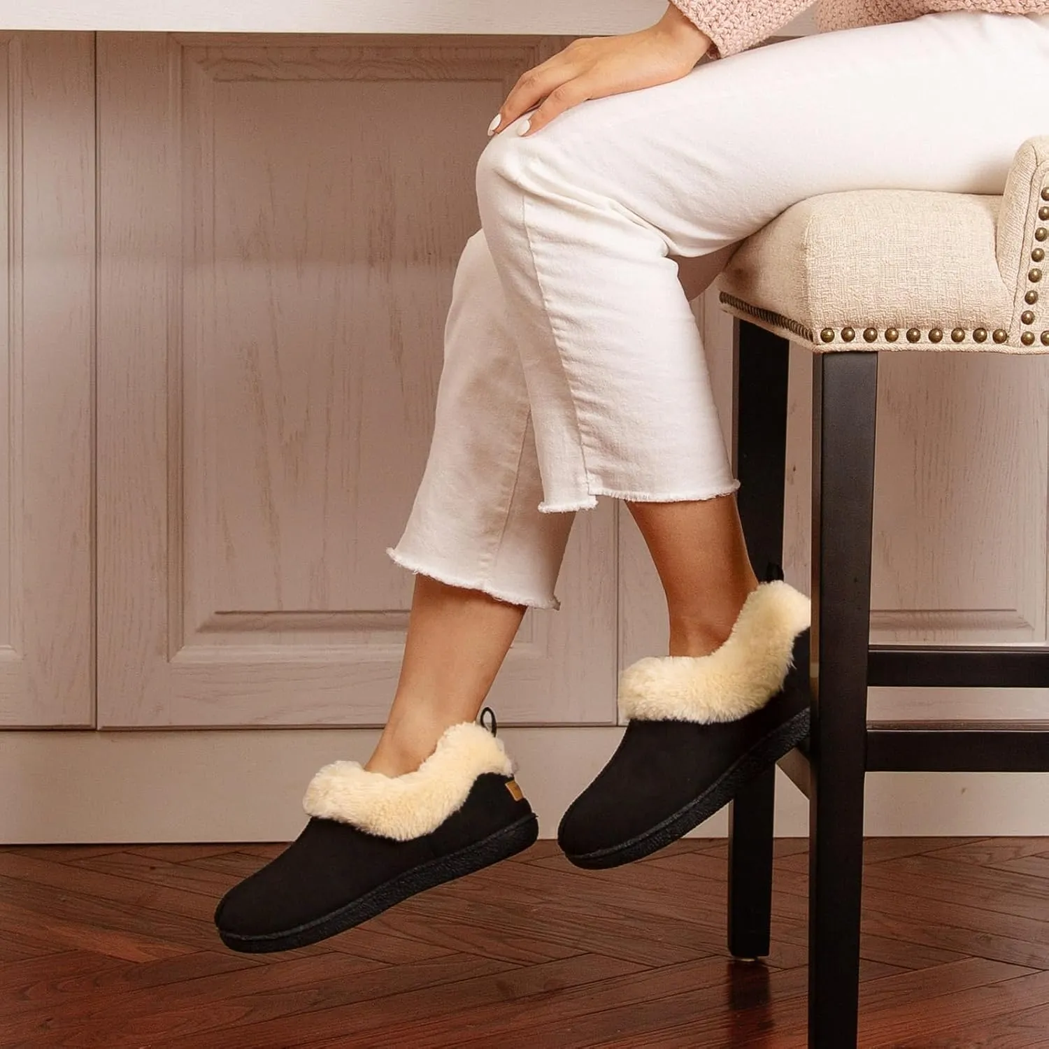 HomeTop Women's Closed-back Slippers Faux Wool Warm Non-slip Outdoor Indoor House Shoes with Fuzzy Collar
