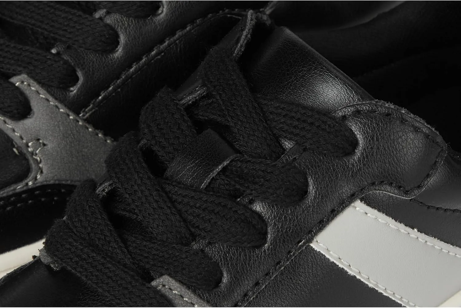 Kenneth Cole REACTION Boy's Aaron Leonardo (Little Big Kid) Sneaker