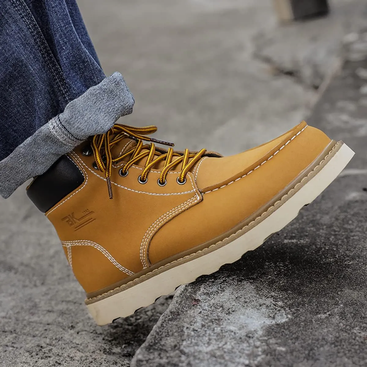 MENS Work Boot High-tops Slip Resistant Protective Leather Shoes Outdoor Sports Fluffing Warm Shoes In Winter Cotton-padded Shose.