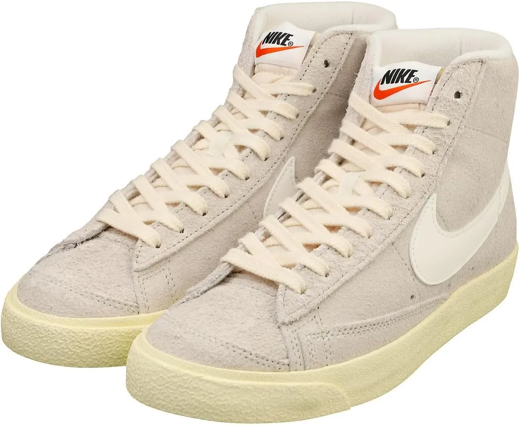 Nike Women's Sneaker, Medium