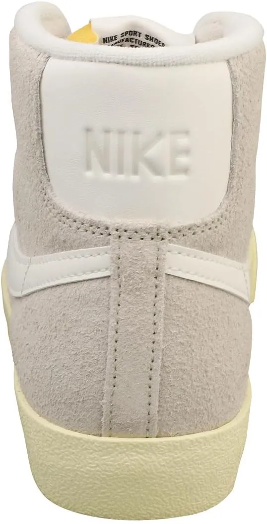 Nike Women's Sneaker, Medium