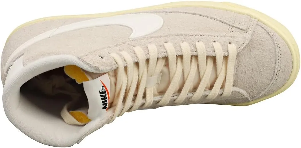 Nike Women's Sneaker, Medium