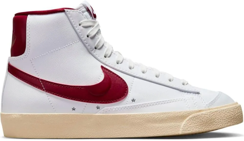 Nike Women's Sneaker, Medium
