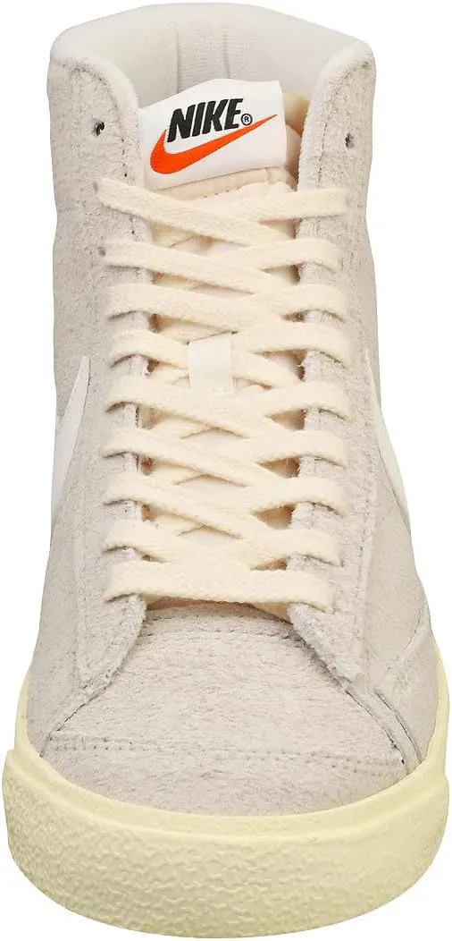 Nike Women's Sneaker, Medium
