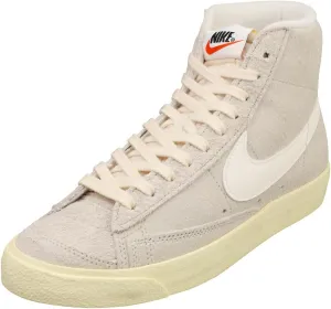 Nike Women's Sneaker, Medium