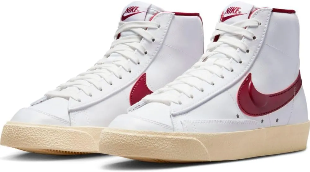 Nike Women's Sneaker, Medium