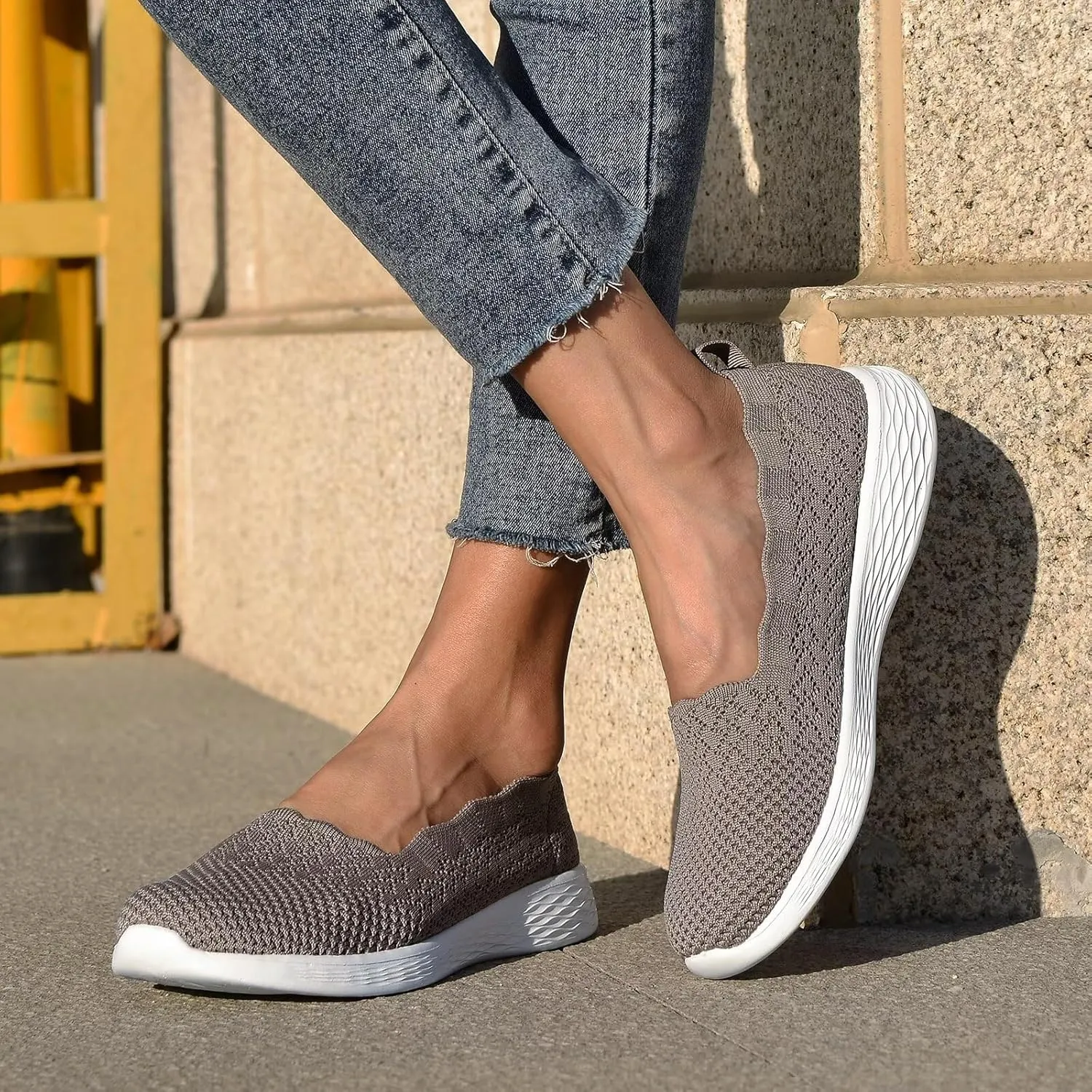 poemlady Women's Slip on Loafer Shoes - Mesh Casual Ballet Flat Nurse Walking Sneakers Knit Round Toe Memory Foam Casual Shoes