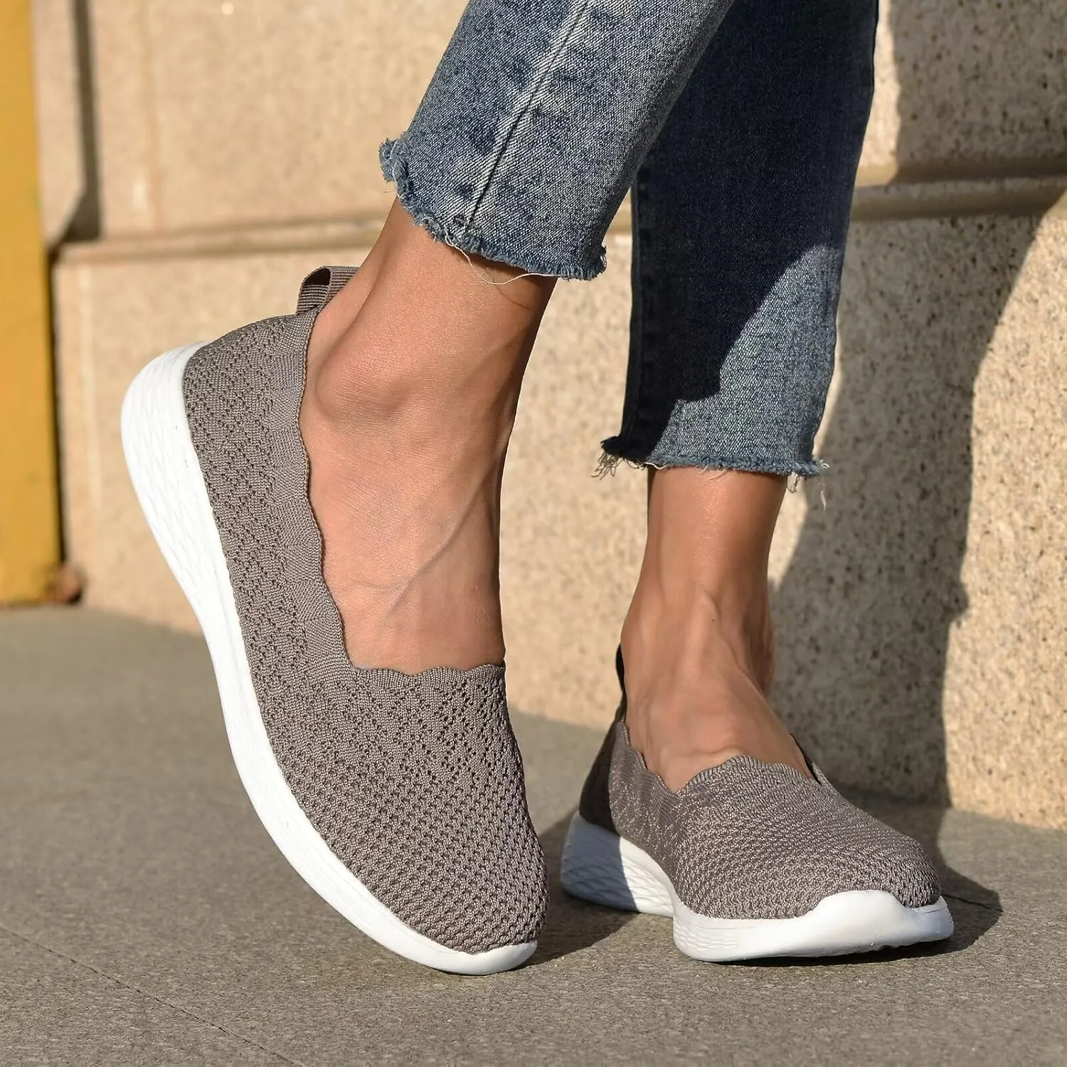 poemlady Women's Slip on Loafer Shoes - Mesh Casual Ballet Flat Nurse Walking Sneakers Knit Round Toe Memory Foam Casual Shoes