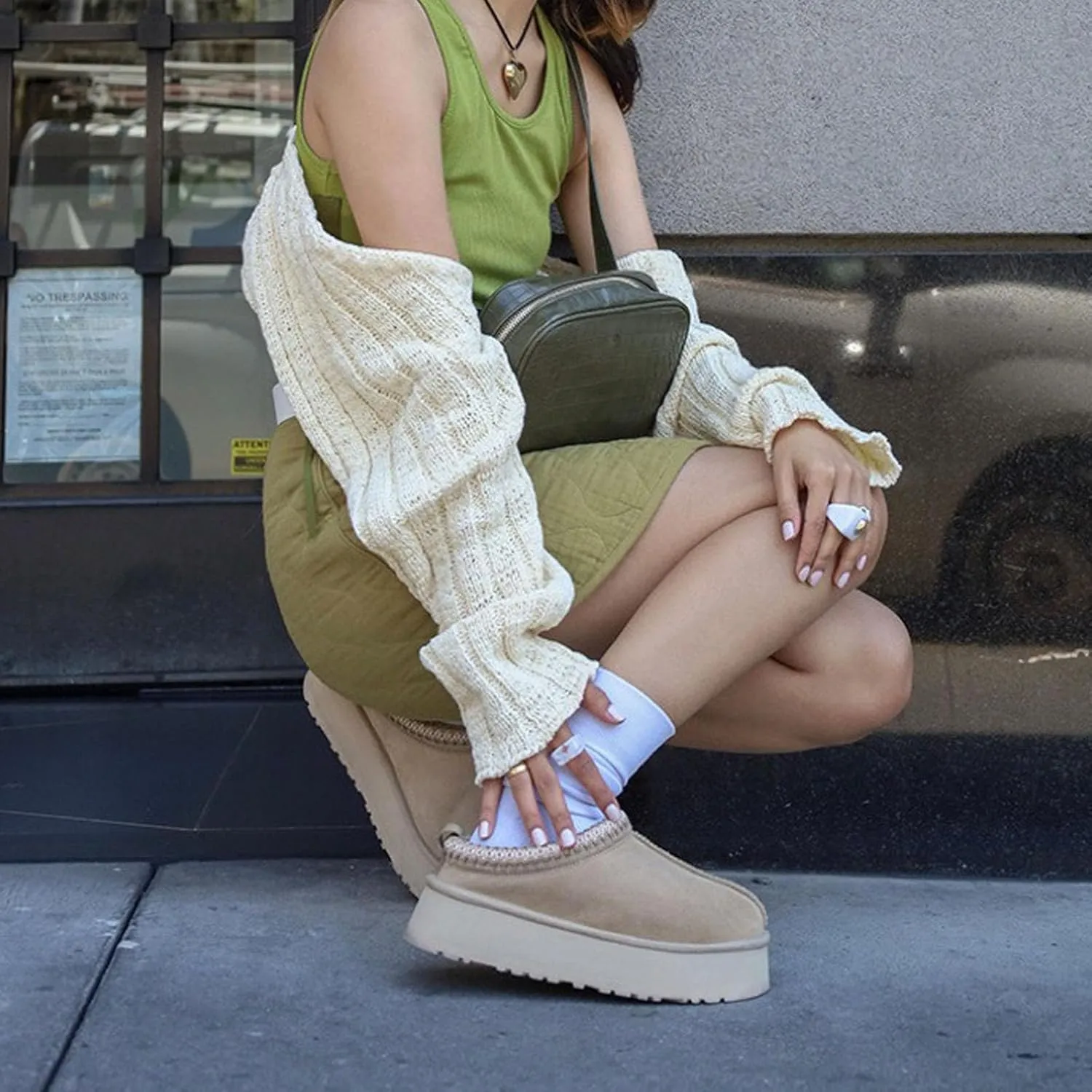 Slippers for Women Platform Mini Boots Comfy Faux Fur Fuzzy Cozy Warm Winter Mules Fluffy House Shoes Indoor and Outdoor
